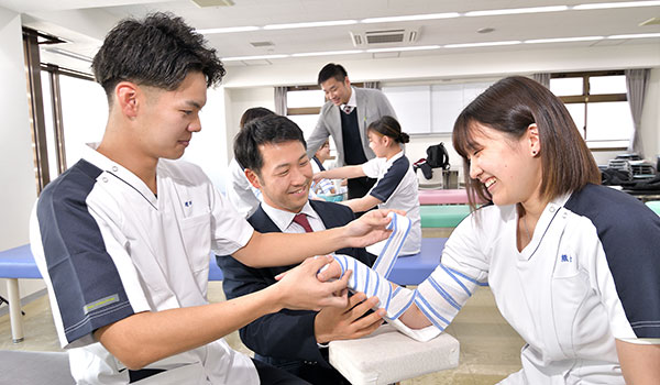 スポーツ健康医療専門学校 授業の様子